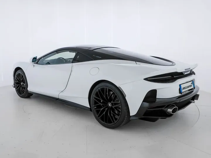 McLaren GT