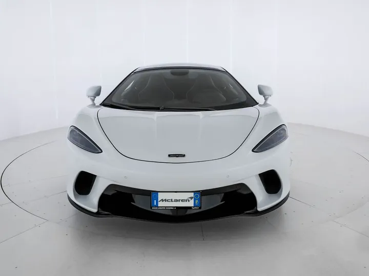 McLaren GT