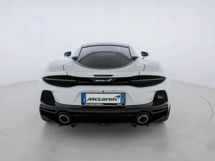 McLaren GT