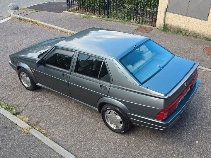 Alfa Romeo 75