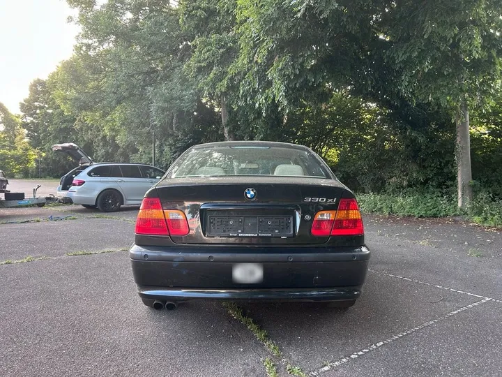 BMW 330