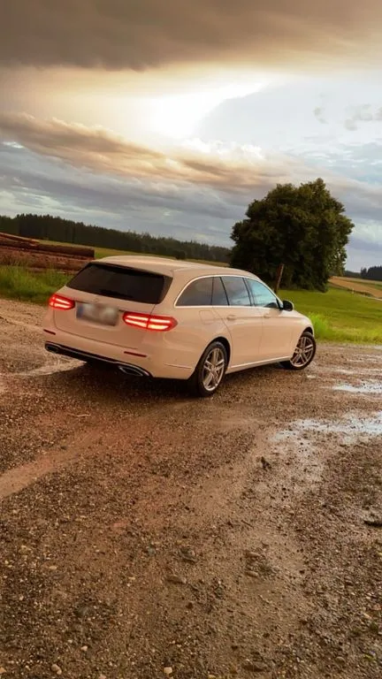 Mercedes-Benz E 220