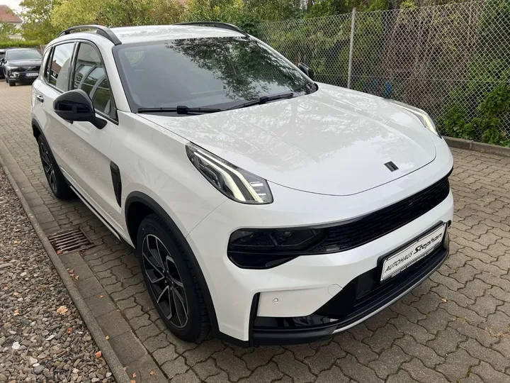 Lynk&Co 01