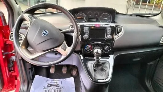 Lancia Ypsilon