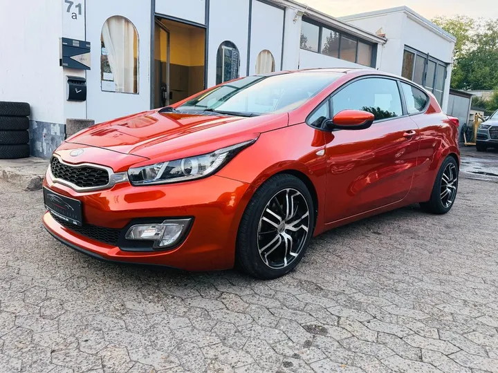 Kia pro cee'd / ProCeed