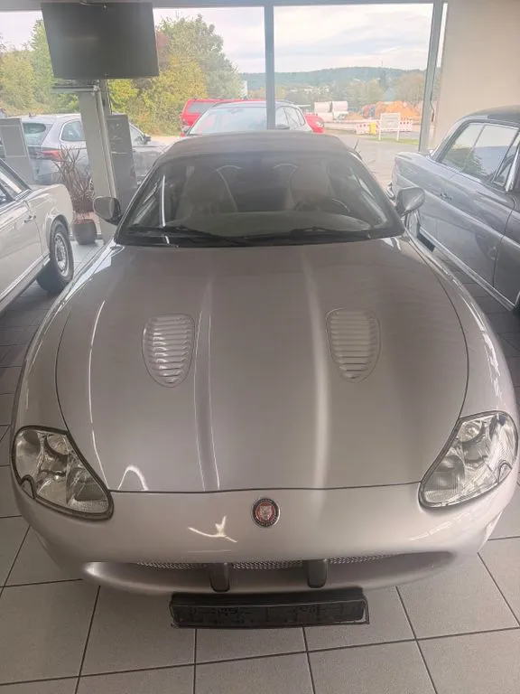 Jaguar XKR