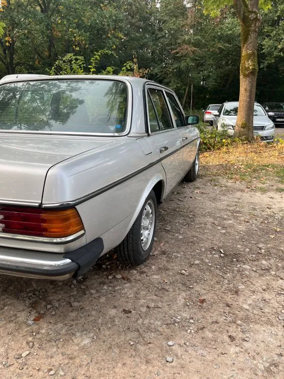 Mercedes-Benz 240