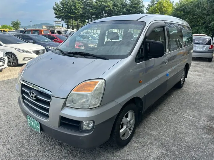 Hyundai Starex