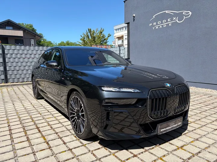 BMW 740