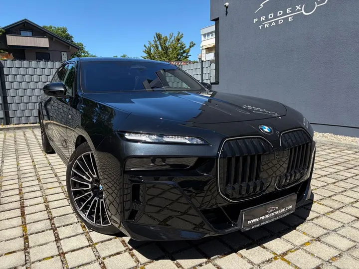 BMW 740