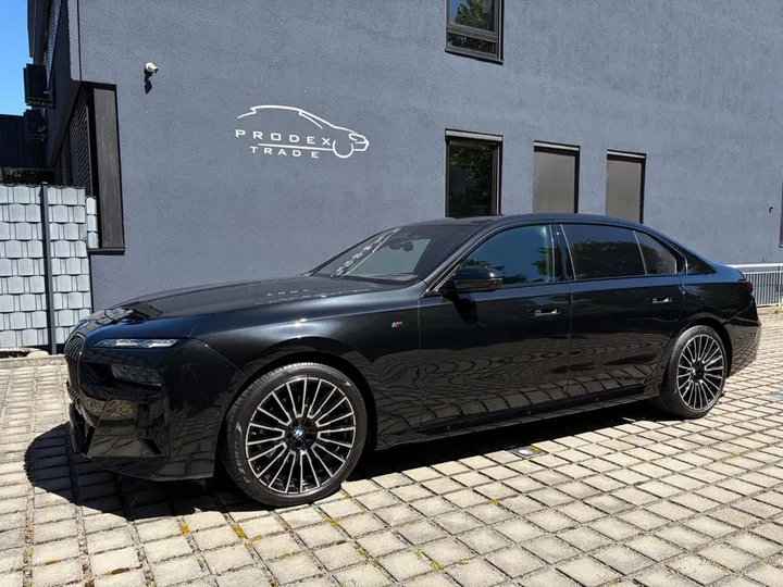 BMW 740