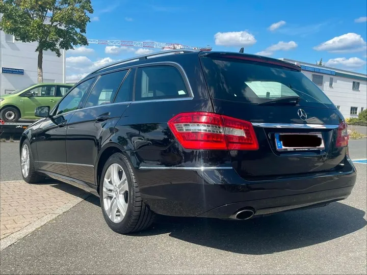 Mercedes-Benz E 200