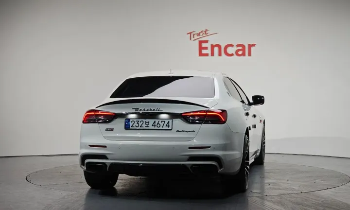 Maserati Quattroporte