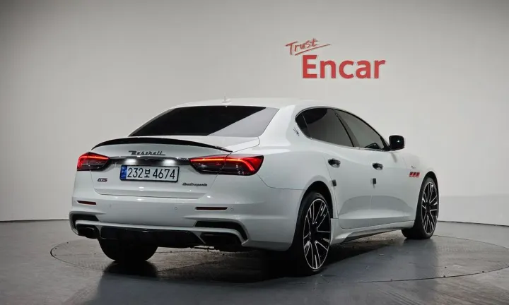 Maserati Quattroporte