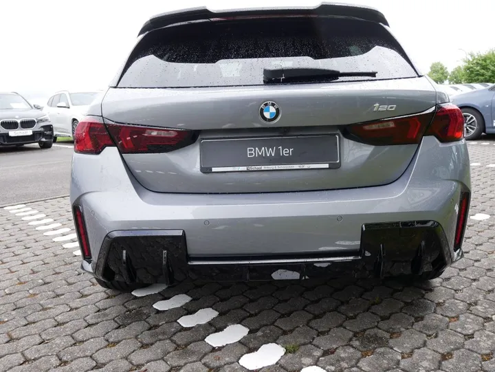 BMW 120