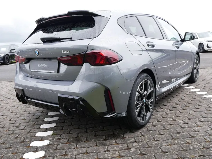 BMW 120