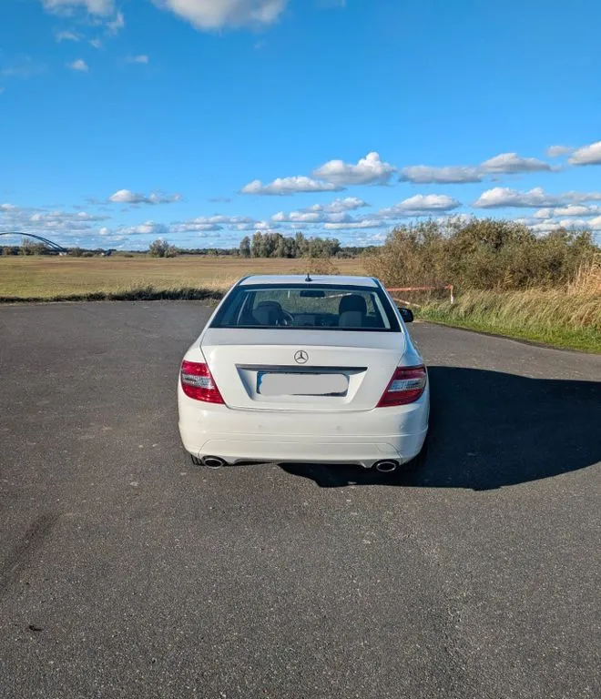 Mercedes-Benz C 230