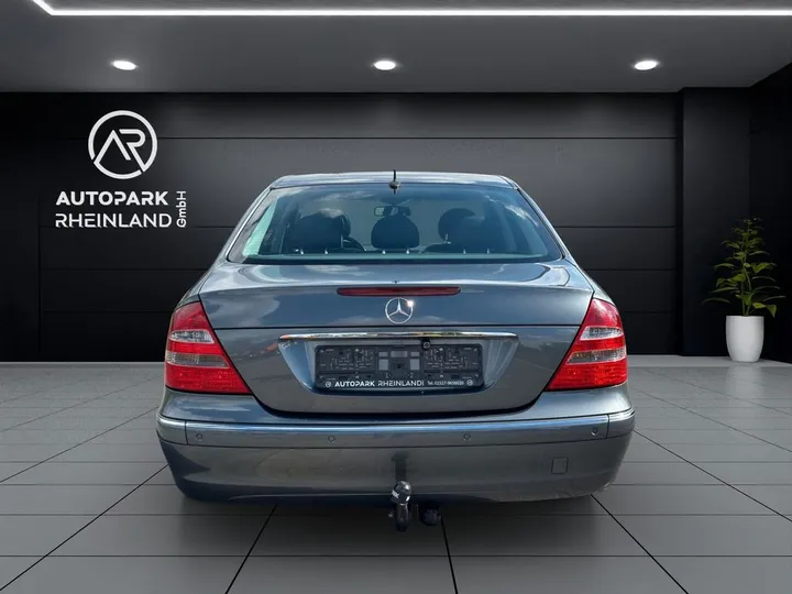 Mercedes-Benz E 280