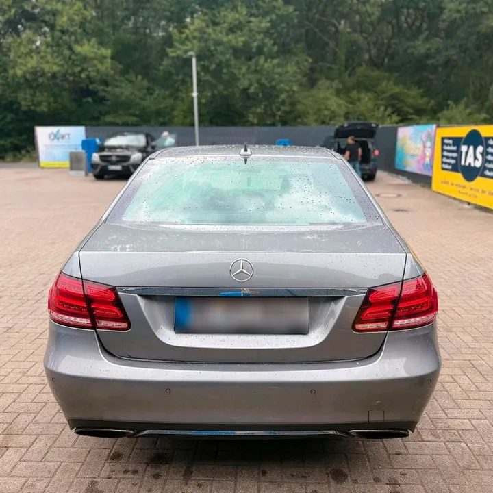 Mercedes-Benz E 200