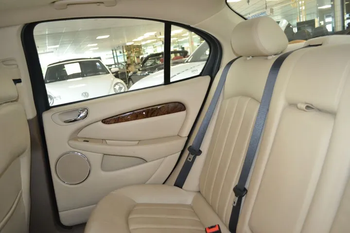 Jaguar X-Type