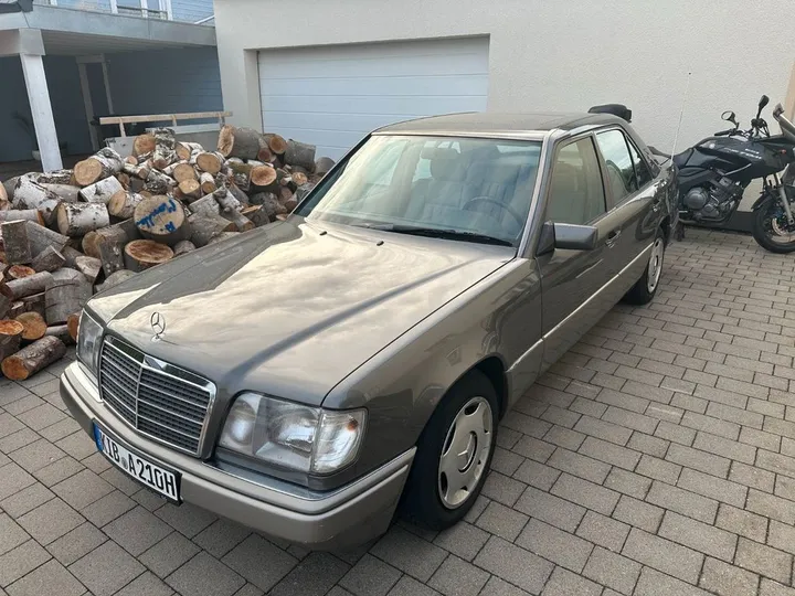 Mercedes-Benz 200