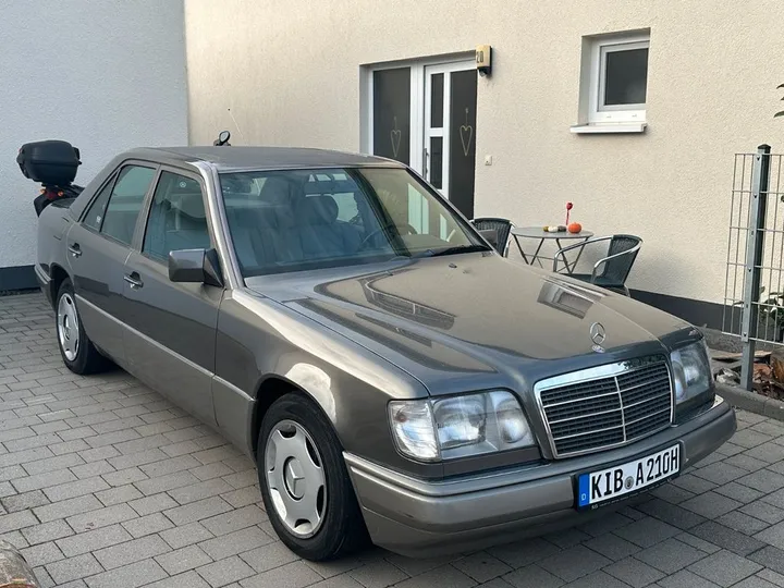 Mercedes-Benz 200