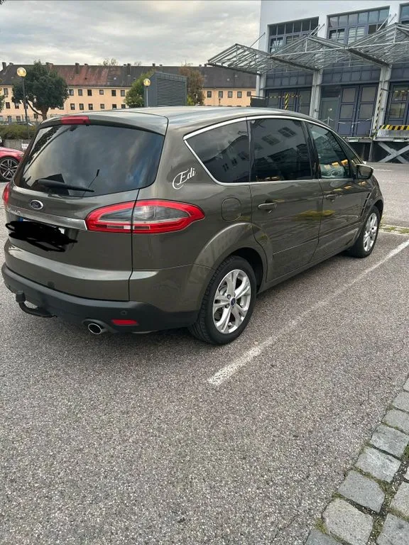 Ford S-Max