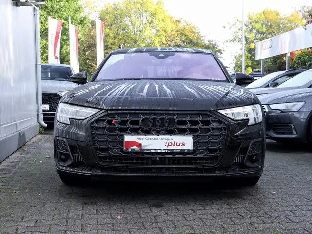 Audi S8