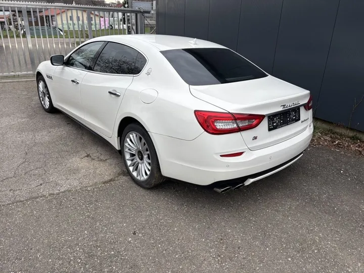 Maserati Quattroporte
