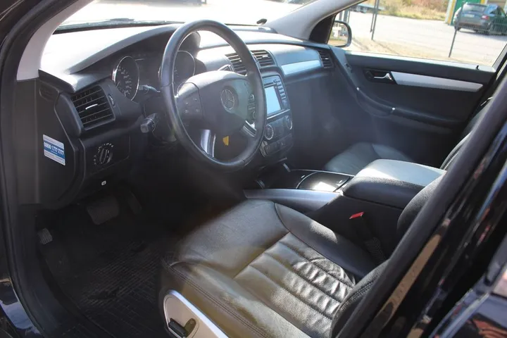 Mercedes-Benz R 320