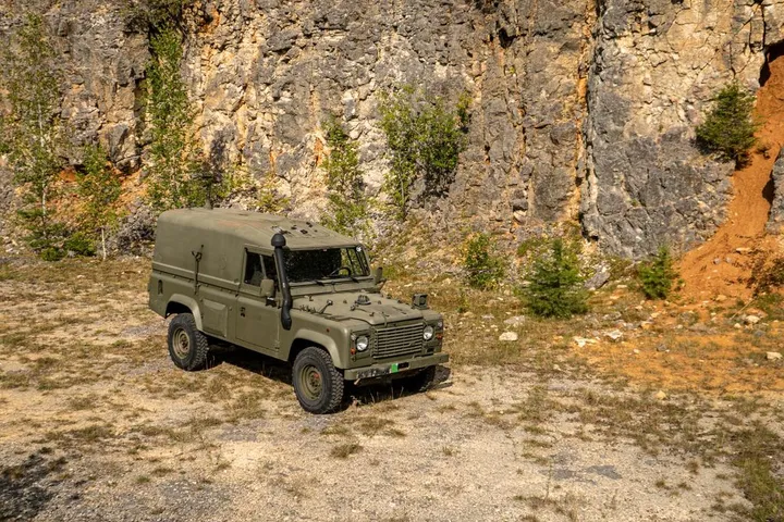 Land Rover Defender