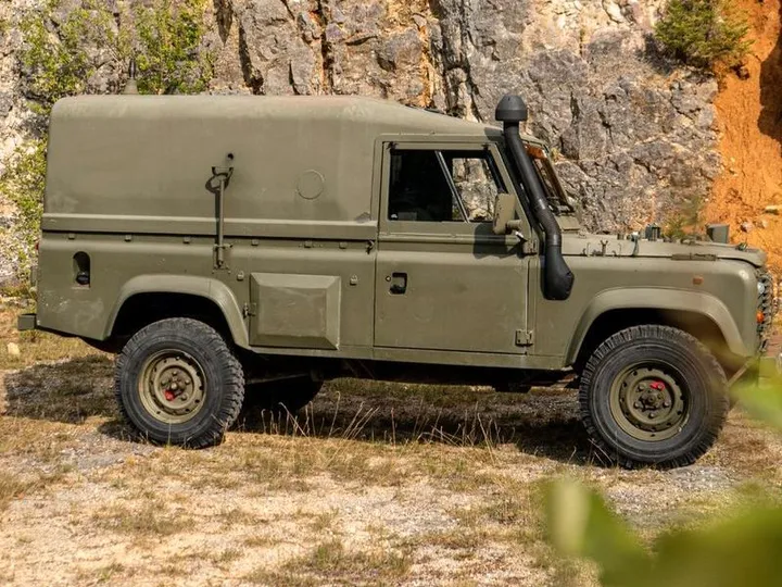 Land Rover Defender
