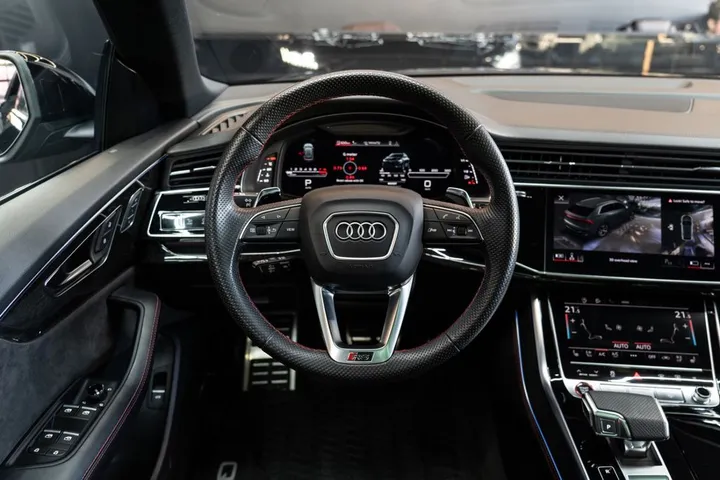 Audi RSQ8