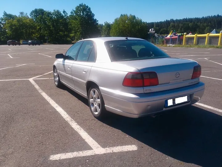 Opel Omega