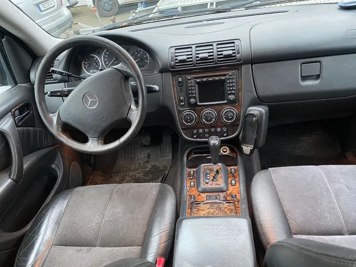 Mercedes-Benz ML 400