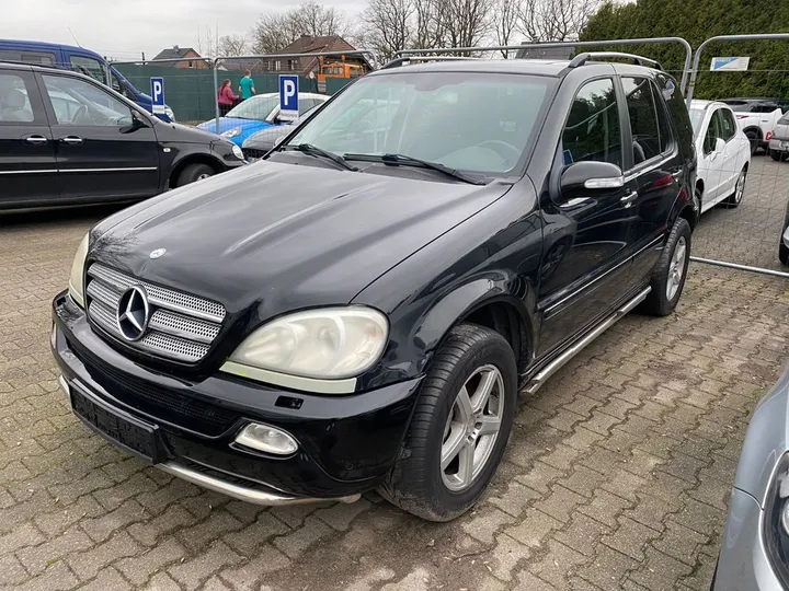 Mercedes-Benz ML 400