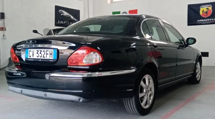 Jaguar X-Type