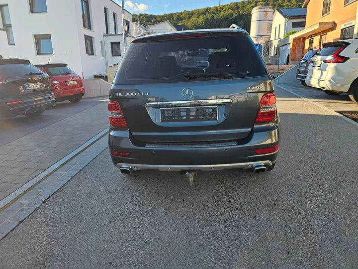 Mercedes-Benz ML 300