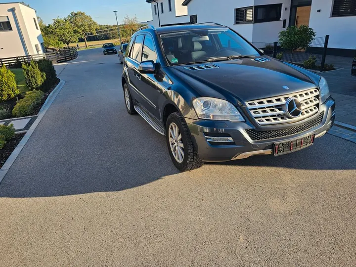 Mercedes-Benz ML 300