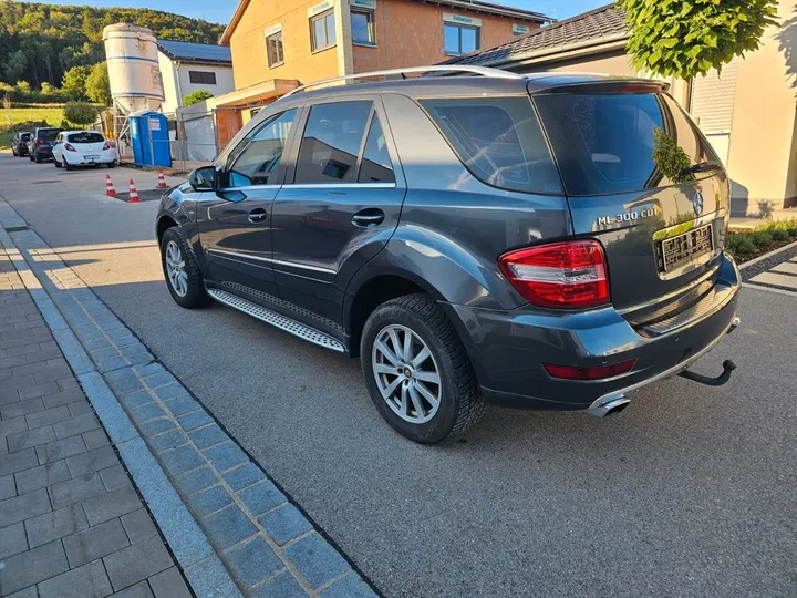 Mercedes-Benz ML 300