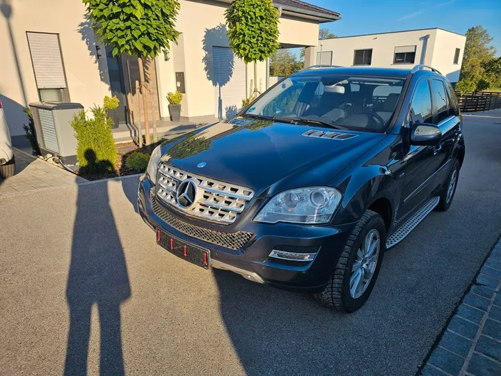 Mercedes-Benz ML 300