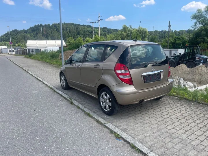 Mercedes-Benz A 180