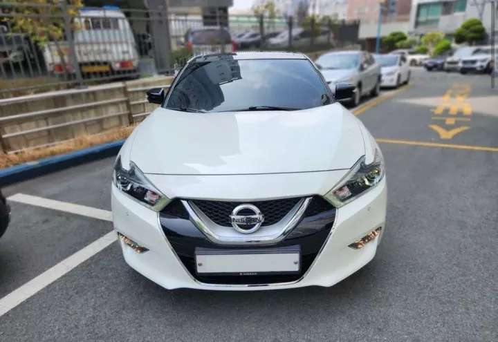 Nissan Maxima