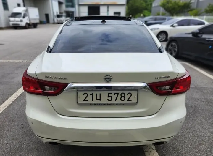 Nissan Maxima