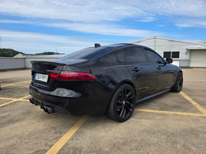 Jaguar XF
