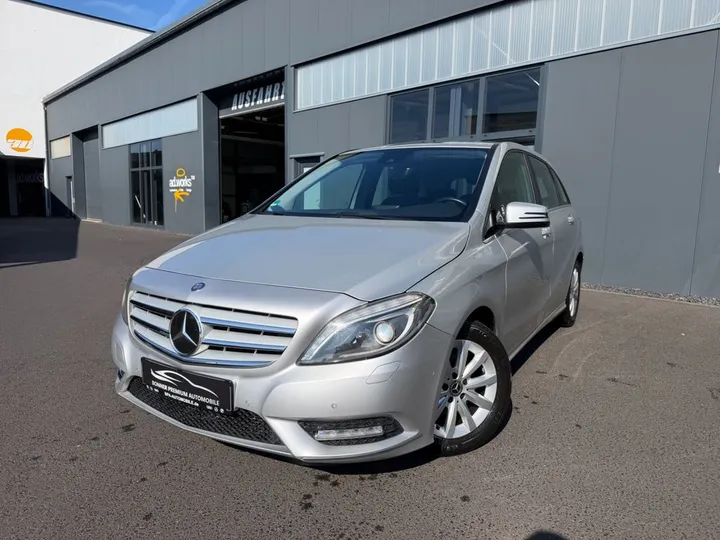 Mercedes-Benz B 200
