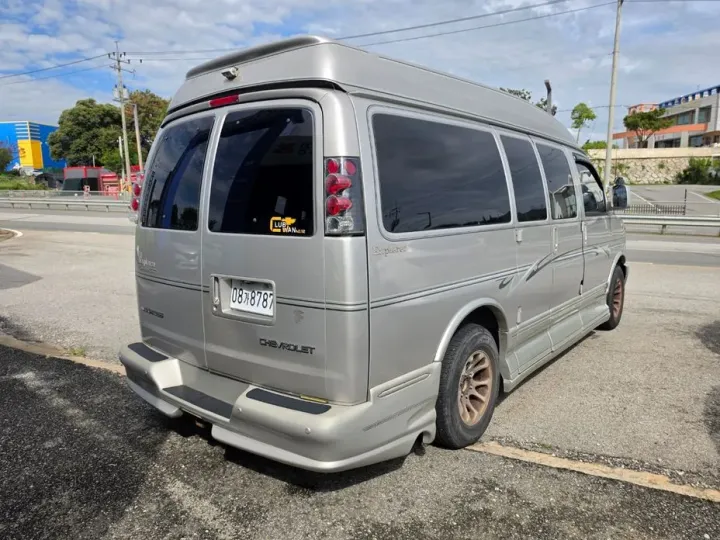 Chevrolet Express Van