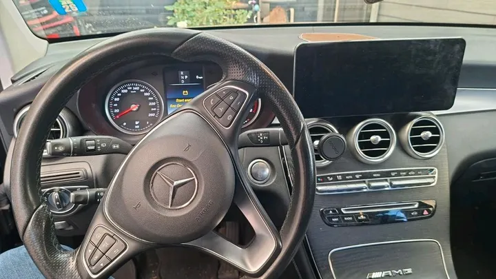 Mercedes-Benz GLC 220