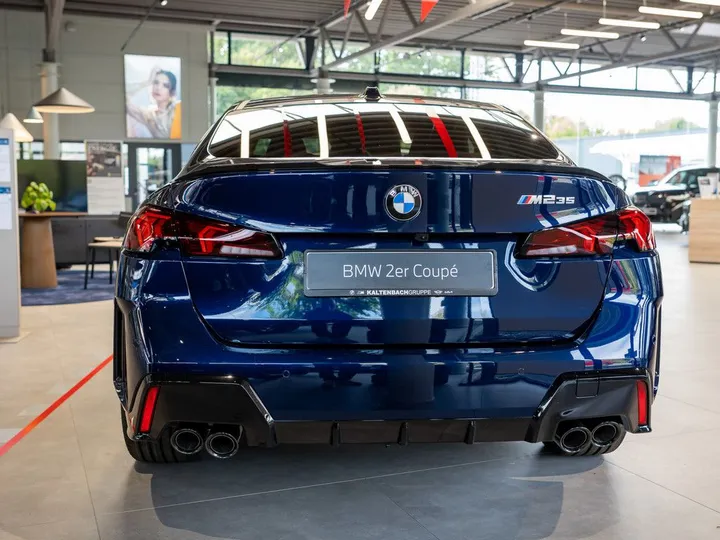 BMW M235