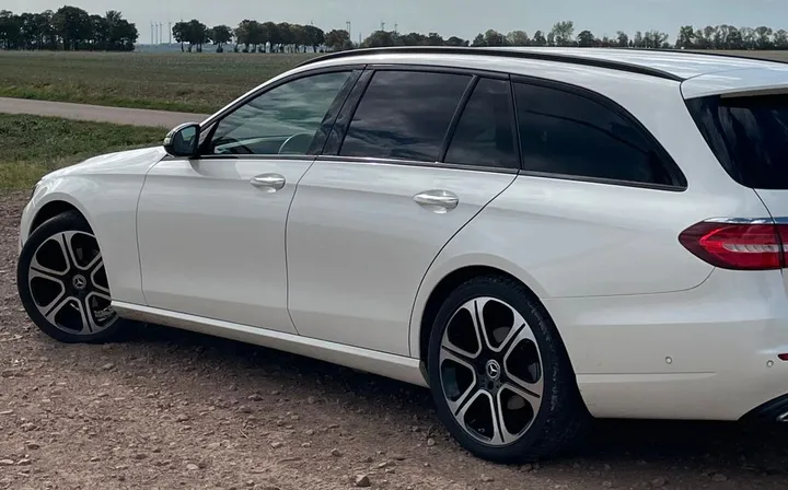 Mercedes-Benz E 220